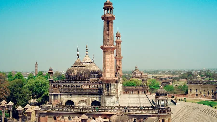 famous places to visit in lucknow