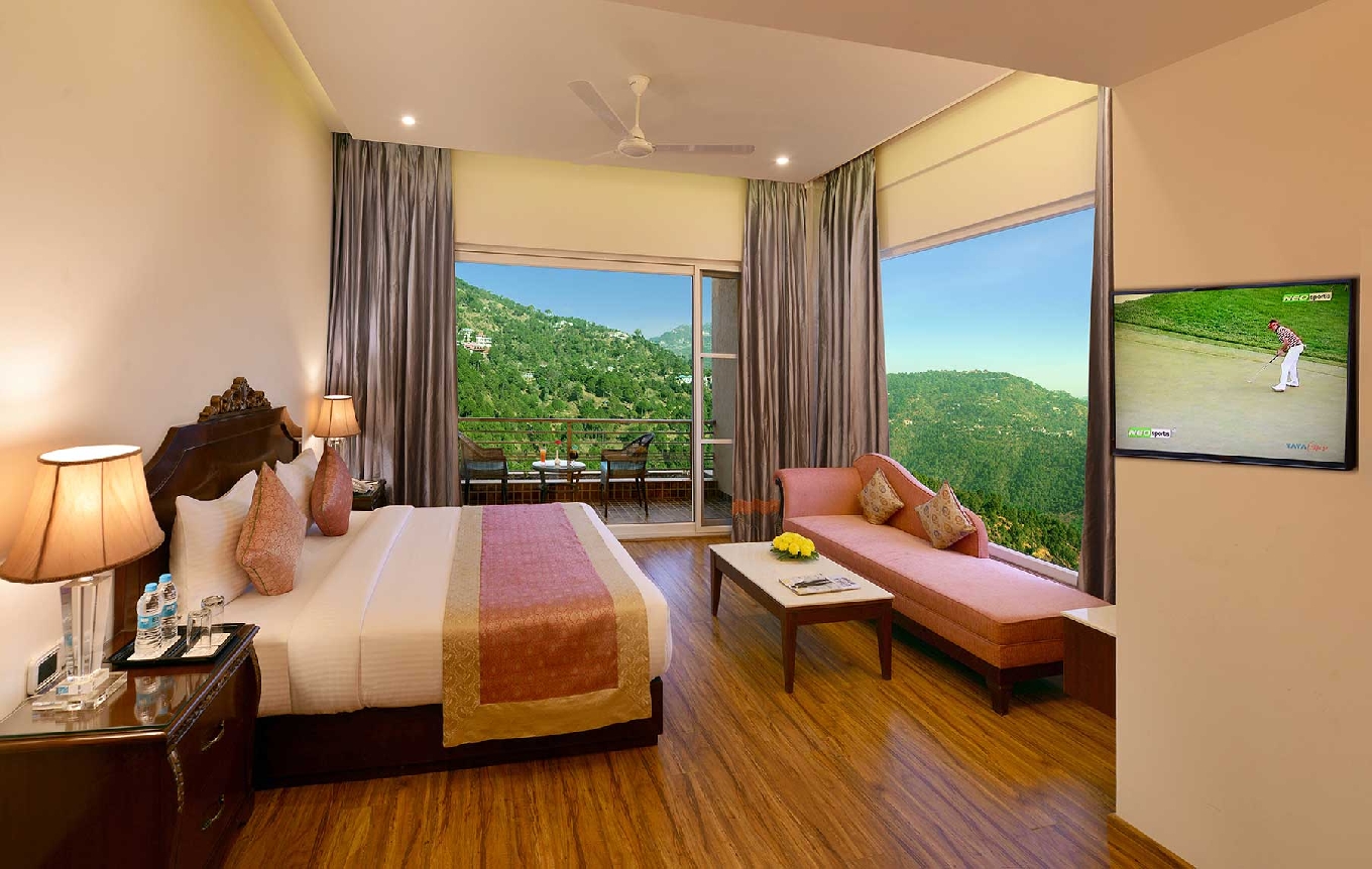 Best Hotels in Kasauli Hotel with swimming pool in Kasauli Mountain