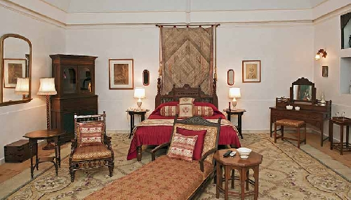 WelcomHeritage Bal Samand Lake Palace- Regal suite